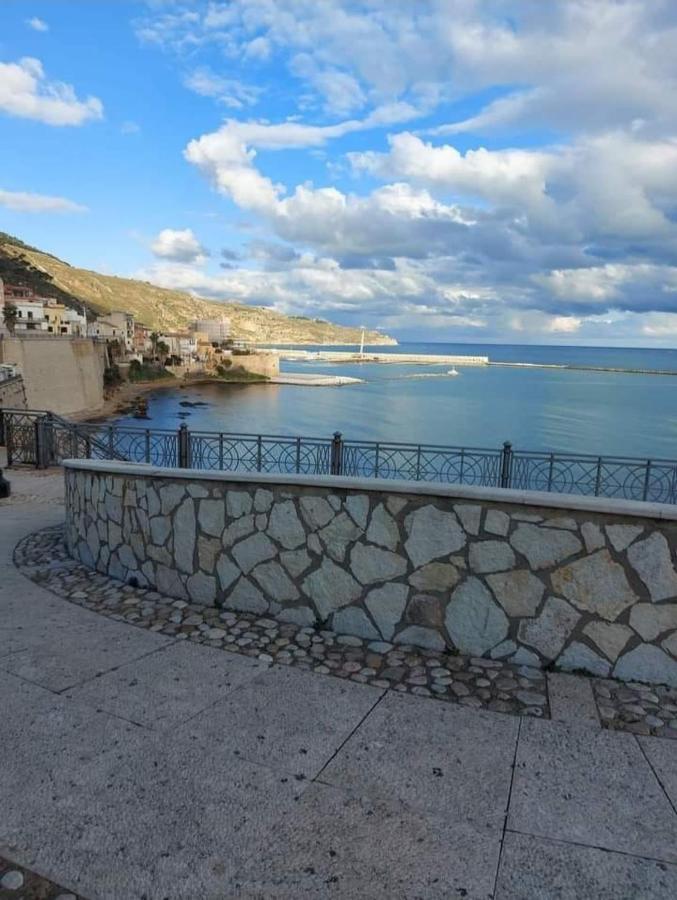 Via Siracusa 5 卡斯泰拉马莱 外观 照片